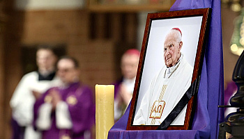 Ostatnie pożegnanie biskupa Juliana Wojtkowskiego Ostatnie pożegnanie biskupa Juliana Wojtkowskiego